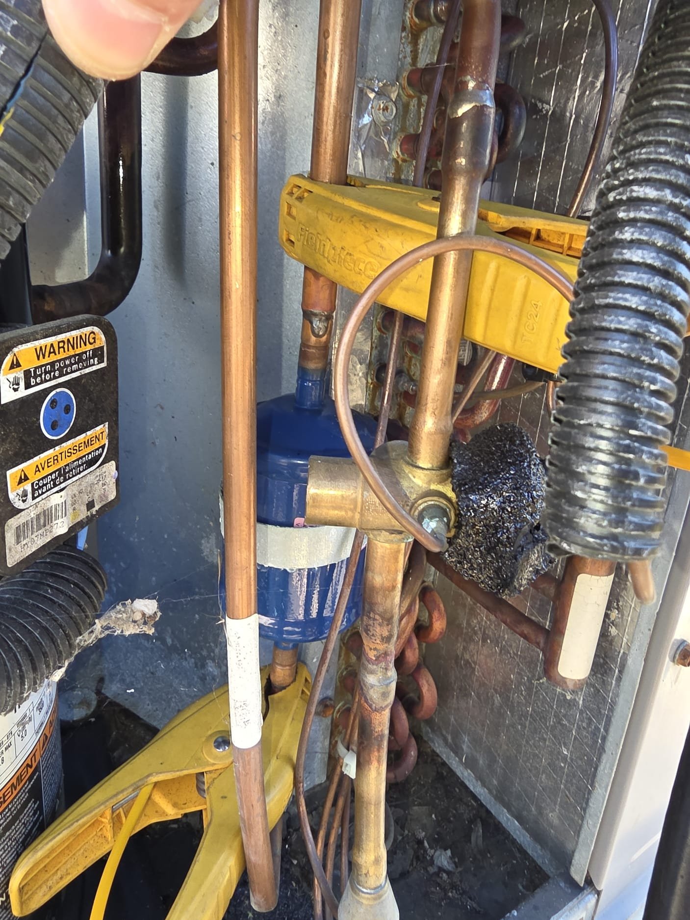 Filter Drier and Service Tools in HVAC Compartment