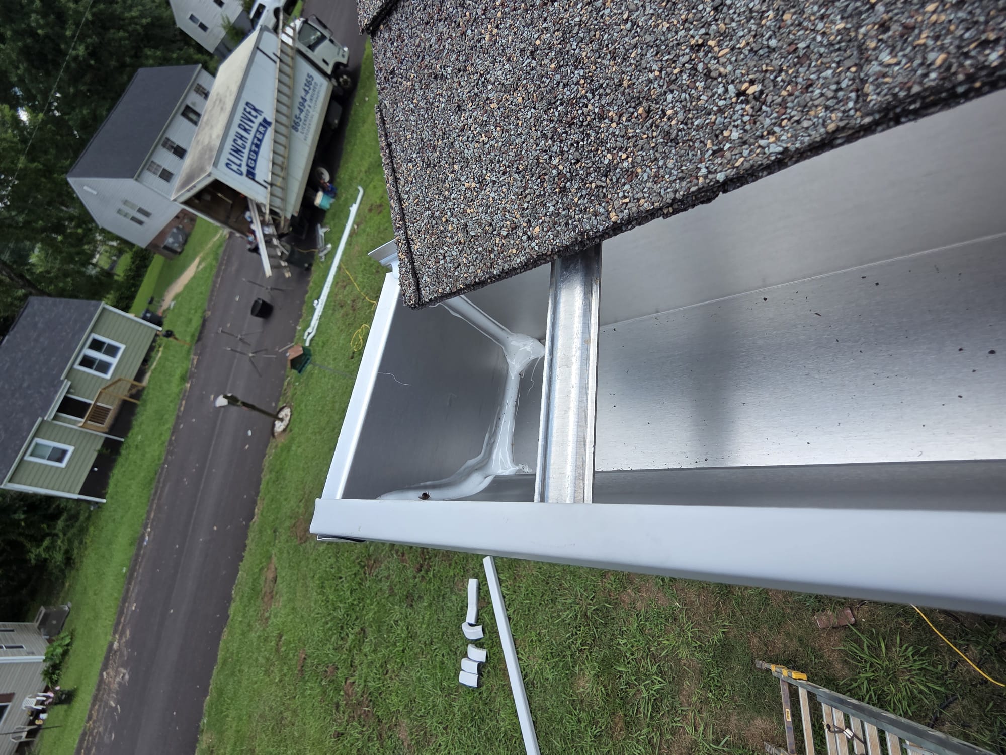 How a Small Roof-Edge Problem Turned Into a Living Room Leak in Knoxville