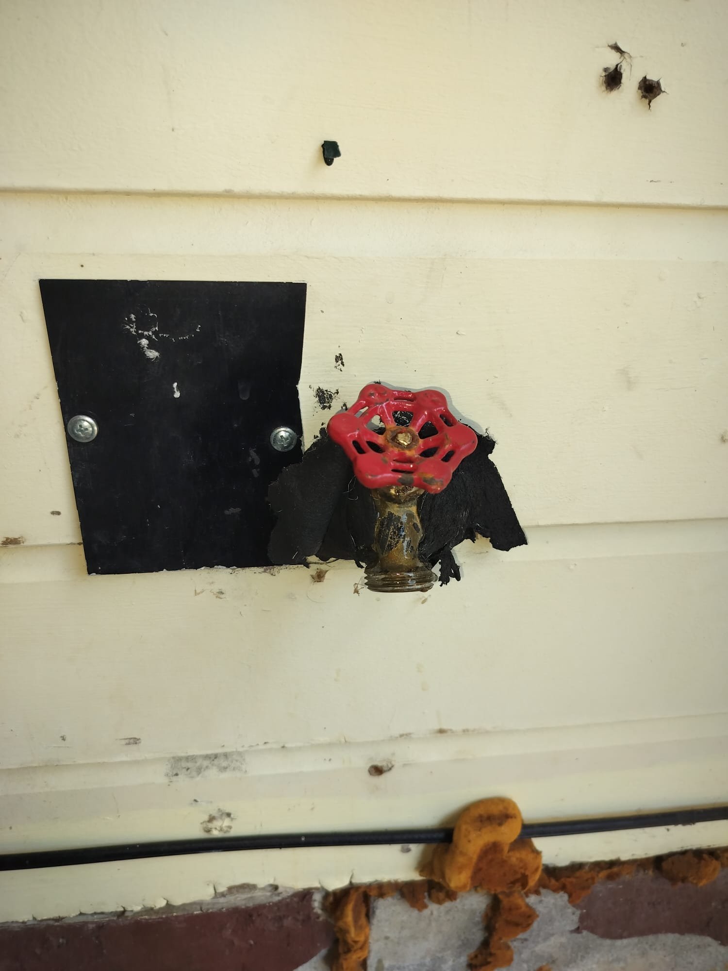 Broken Outdoor Faucet in Ooltewah: What Homeowners Should Know