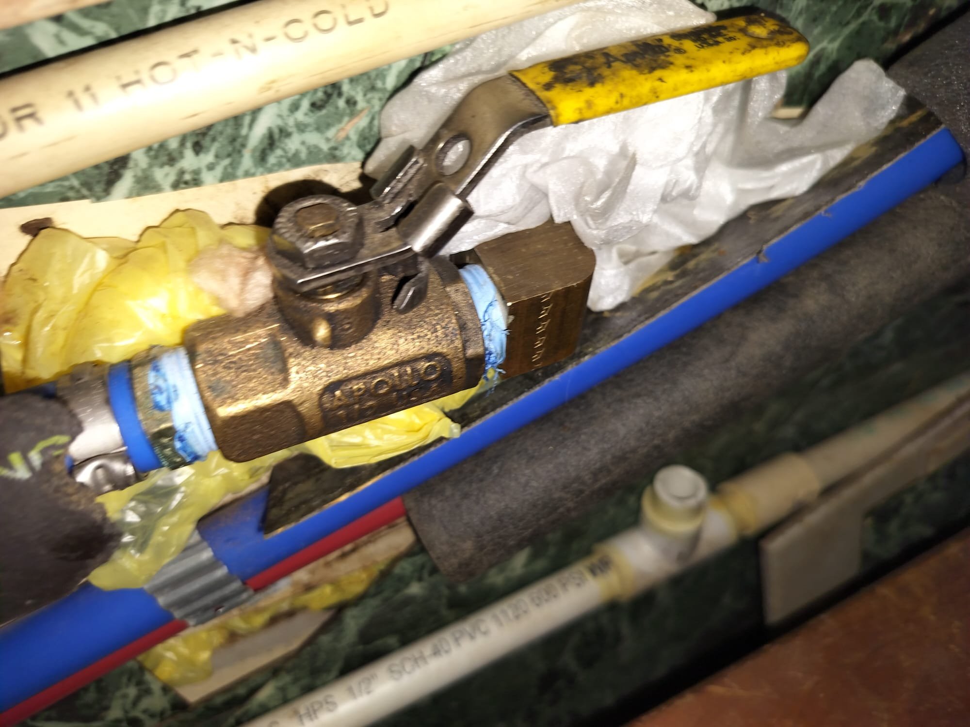 Shutoff valve and plumbing connection
