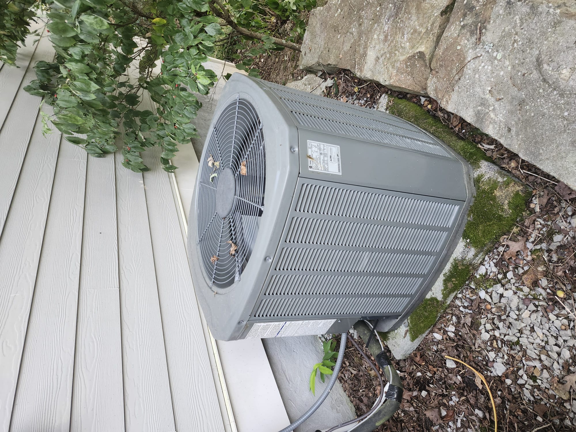 Why a Weak Outdoor Fan Can Make a Home Feel Half-Cooled
